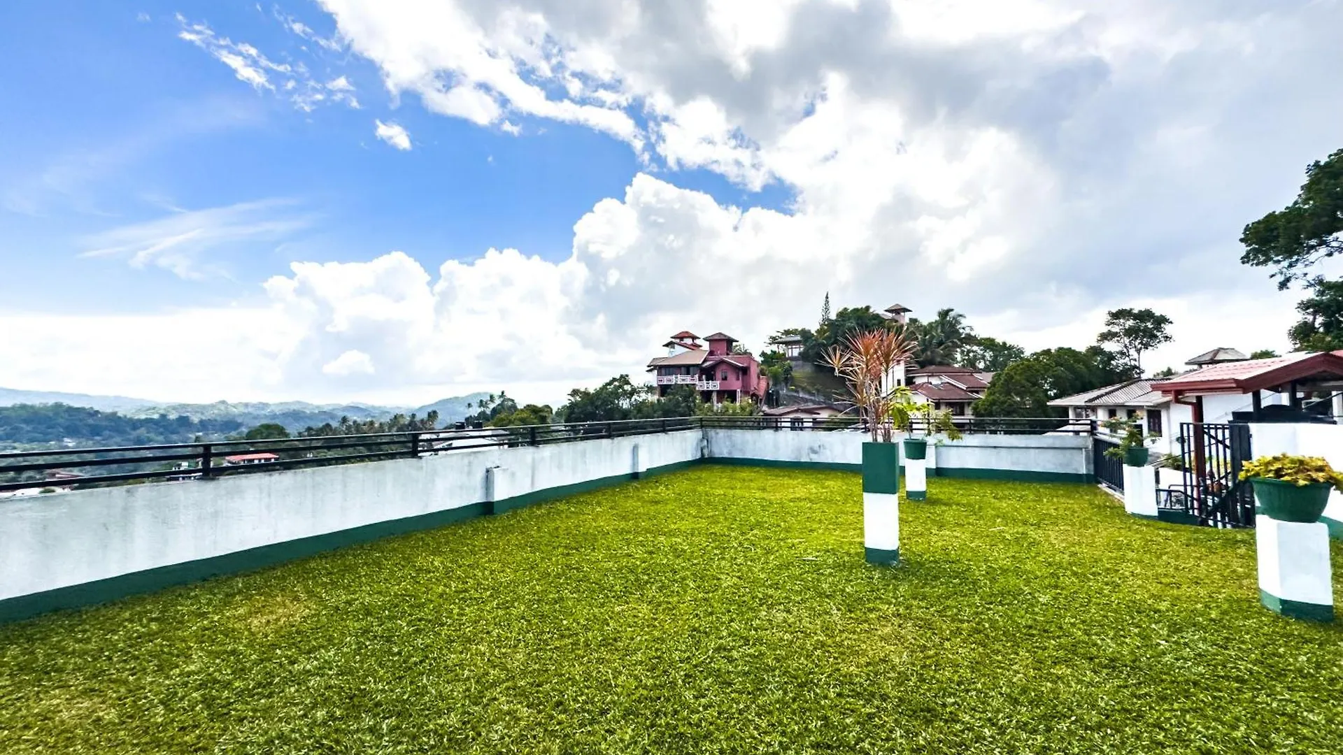 Red Chillies Nature Inn Kandy